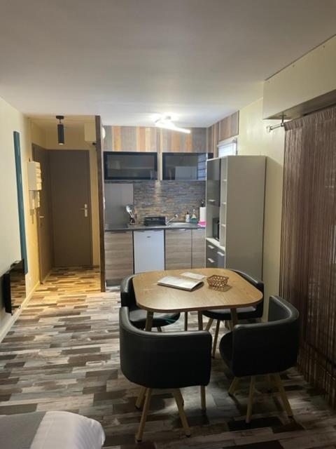 Studio En Residence La Baie De L Adon Сен-Жиль-Круа-де-Ви Экстерьер фото
